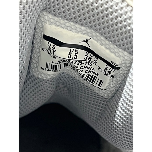 Nike Air Jordan 1 Mid SE White‎ Black Cement GS Sz 6Y / 38.5 Basketball Shoes
